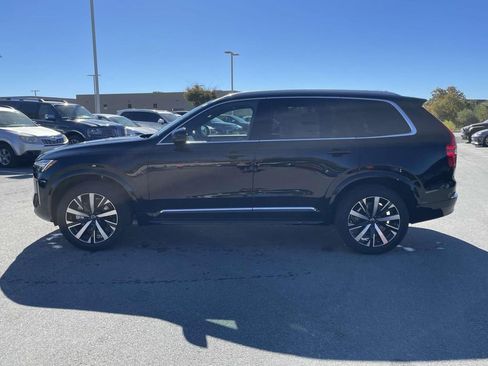 New 2026 Volvo XC90 B6 Core image 26