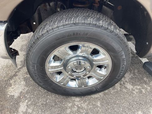 Used 2016 Ford F250 Lariat w/ Chrome Package image 11