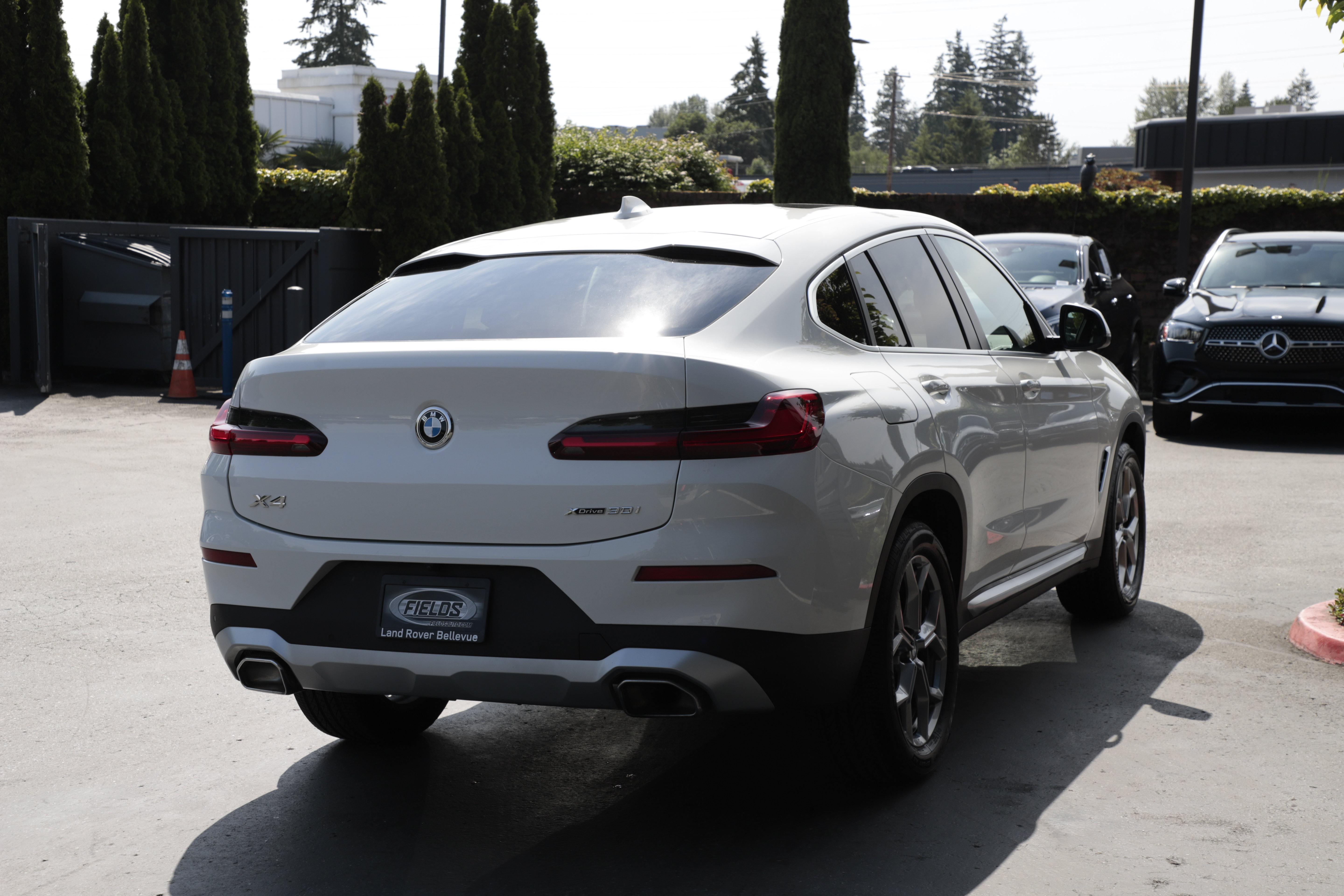 Used 2025 BMW X4 xDrive30i w/ Premium Package AWD/4WD image 8
