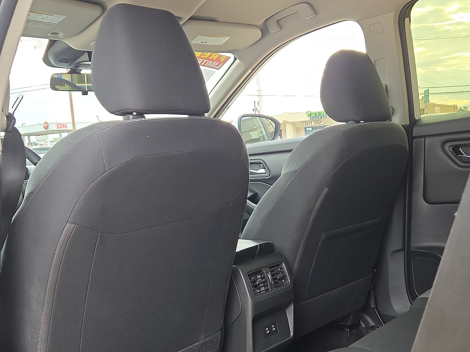 Used 2024 Nissan Rogue SV FWD image 11