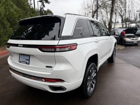 Used 2024 Jeep Grand Cherokee Overland image 10