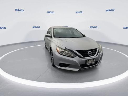 Used 2017 Nissan Altima 2.5 SV image 2