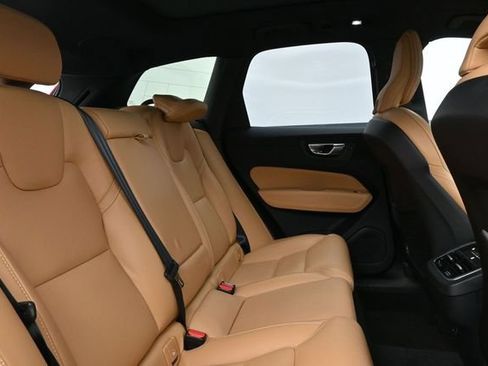 Used 2023 Volvo XC60 B5 Ultimate w/ Climate Package AWD/4WD image 34