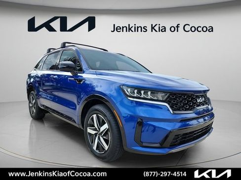Certified 2023 Kia Sorento S w/ Panoramic Sunroof Package FWD image 2