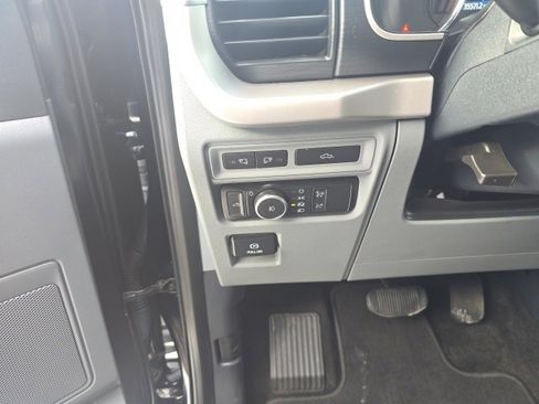 Certified 2022 Ford F150 XLT w/ Equipment Group 302A High image 16