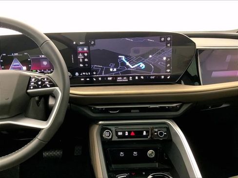 Certified 2025 Audi Q5 Prestige AWD/4WD image 15