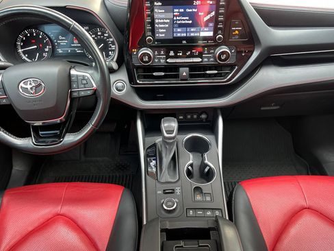 Used 2021 Toyota Highlander XSE image 18