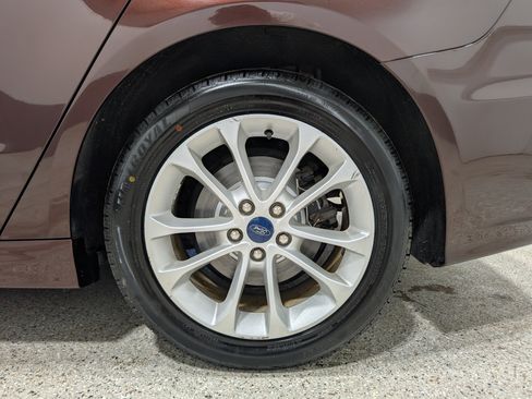 Used 2019 Ford Fusion SE image 10