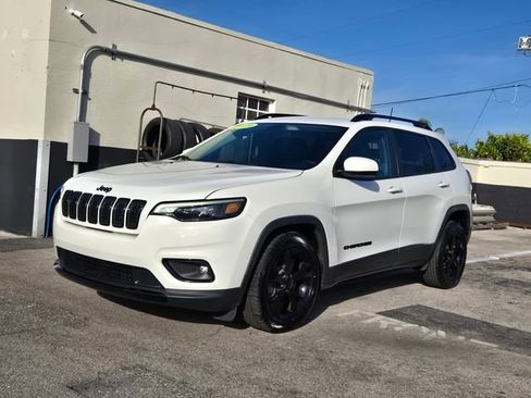 Used 2019 Jeep Cherokee Latitude Plus image 3