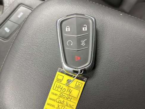 Used 2024 Cadillac XT6 Sport w/ Technology Package image 32