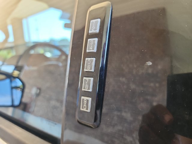 Used 2019 Ford F150 XLT w/ Equipment Group 302A Luxury AWD/4WD image 16