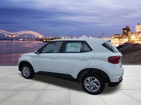 New 2026 Hyundai Venue SE FWD image 3