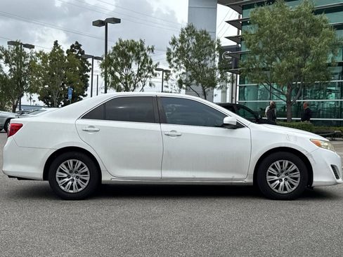 Used 2012 Toyota Camry LE image 4