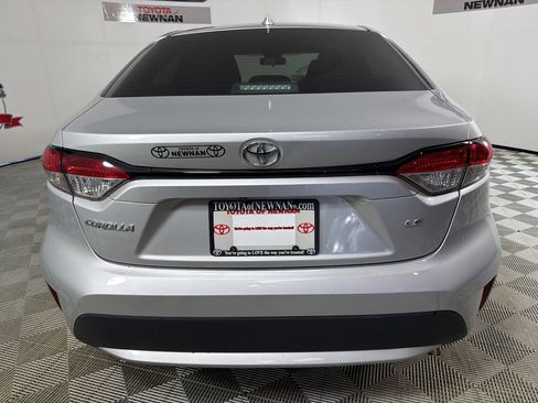 Used 2020 Toyota Corolla LE FWD image 4