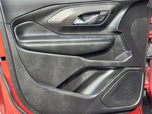 Used 2024 GMC Terrain SLE w/ Driver Convenience Package image 19