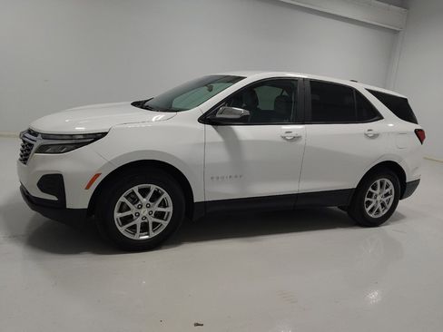 Used 2022 Chevrolet Equinox LS w/ LPO, Chrome Package image 2