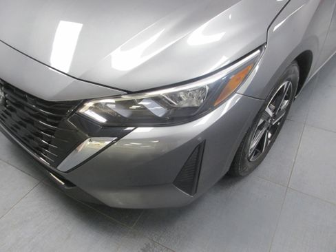 Used 2024 Nissan Sentra SV FWD image 9