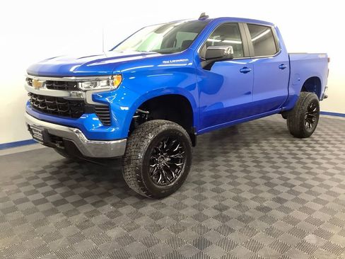 Used 2025 Chevrolet Silverado 1500 LT image 1