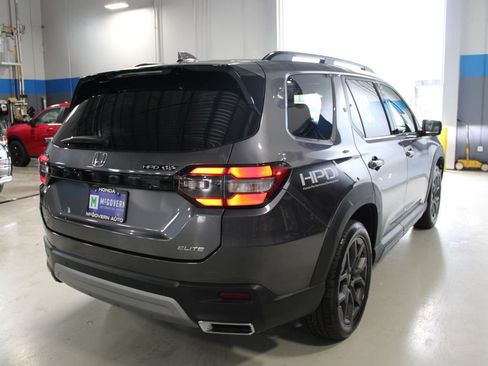 Used 2023 Honda Pilot Elite image 30