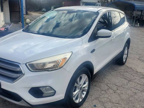 Used 2017 Ford Escape SE image 7