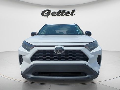 Used 2019 Toyota RAV4 LE FWD image 2
