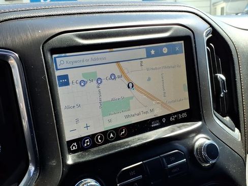 Used 2019 GMC Sierra 1500 AT4 w/ AT4 Preferred Package AWD/4WD image 8