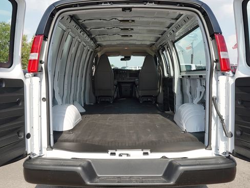 New 2026 GMC Savana 2500 Extended w/ Driver Convenience Package RWD image 21