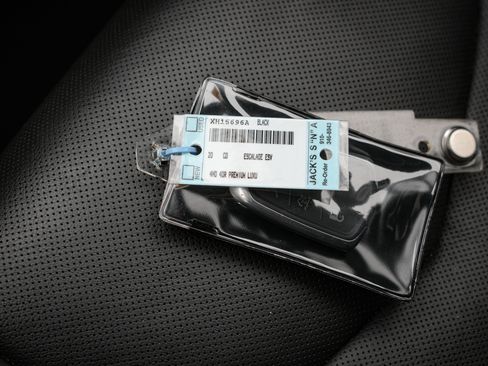 Used 2020 Cadillac Escalade ESV Premium Luxury image 24