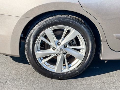 Used 2014 Nissan Altima 2.5 SL w/ Technology Package image 10