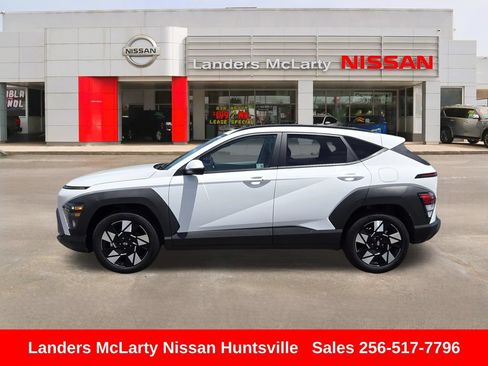 Used 2025 Hyundai Kona SEL FWD image 8
