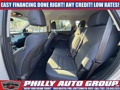 Used 2019 Kia Sorento FWD image 16