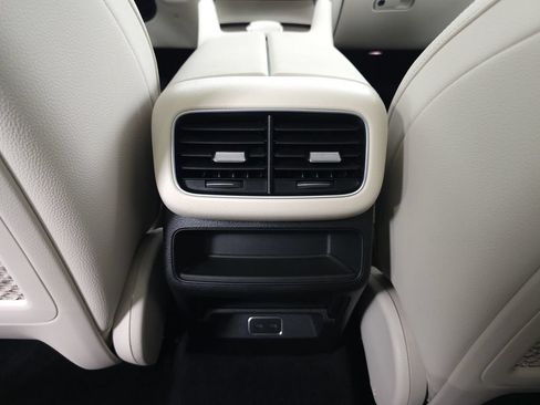 Used 2025 Mercedes-Benz GLE 450e 4MATIC image 29