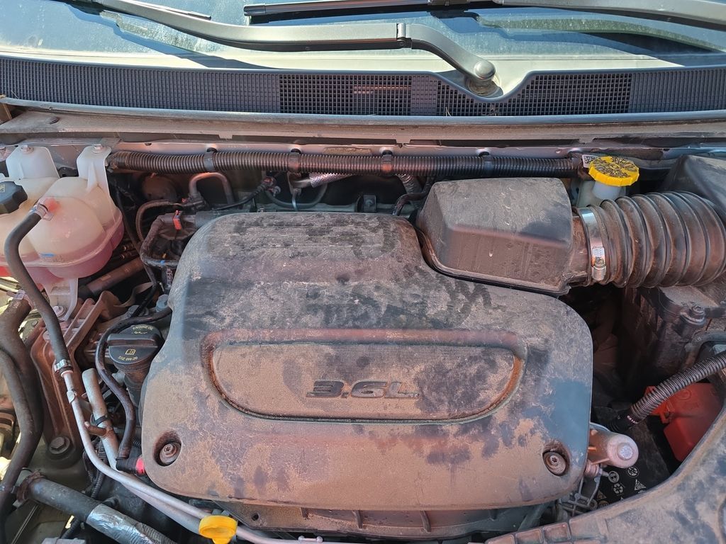 Used 2024 Chrysler Pacifica Touring-L FWD image 25