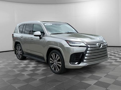 Used 2024 Lexus LX 600 4WD w/ Luxury Package image 7