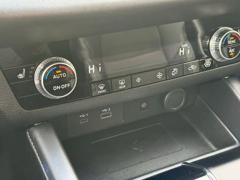 Used 2024 Mitsubishi Outlander SE image 16