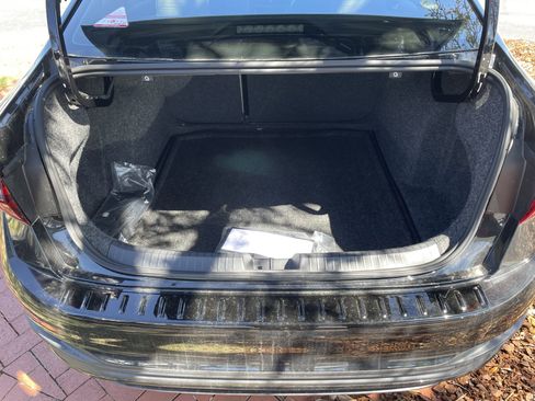 New 2026 Volkswagen Jetta SE FWD image 9