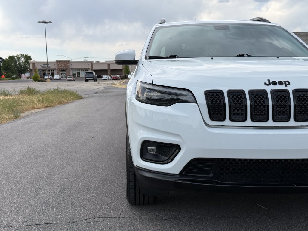 Used 2020 Jeep Cherokee Latitude Plus AWD/4WD image 4