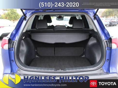 Used 2024 Toyota Corolla Cross XLE image 10