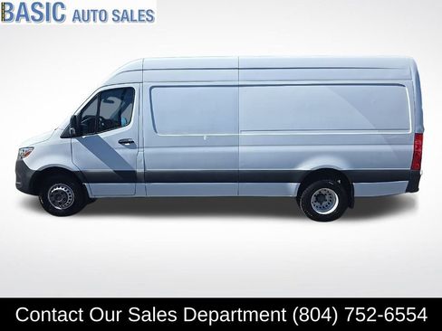 Used 2020 Freightliner Sprinter 3500 image 9