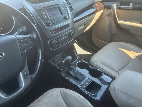 Used 2015 Kia Sorento EX FWD image 28