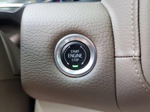 Used 2024 GMC Yukon XL Denali w/ Denali Reserve Package RWD image 24