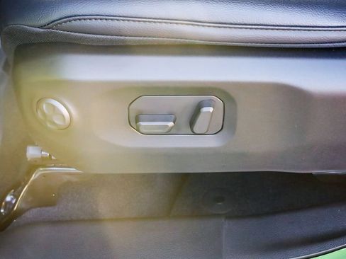 New 2025 Jeep Gladiator Sport image 23