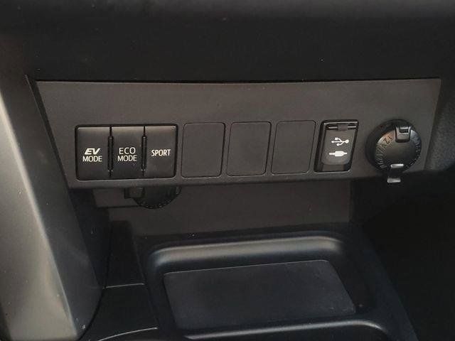 Used 2018 Toyota RAV4 XLE AWD/4WD image 25