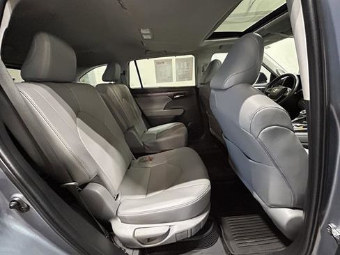 Used 2022 Toyota Highlander Limited image 22