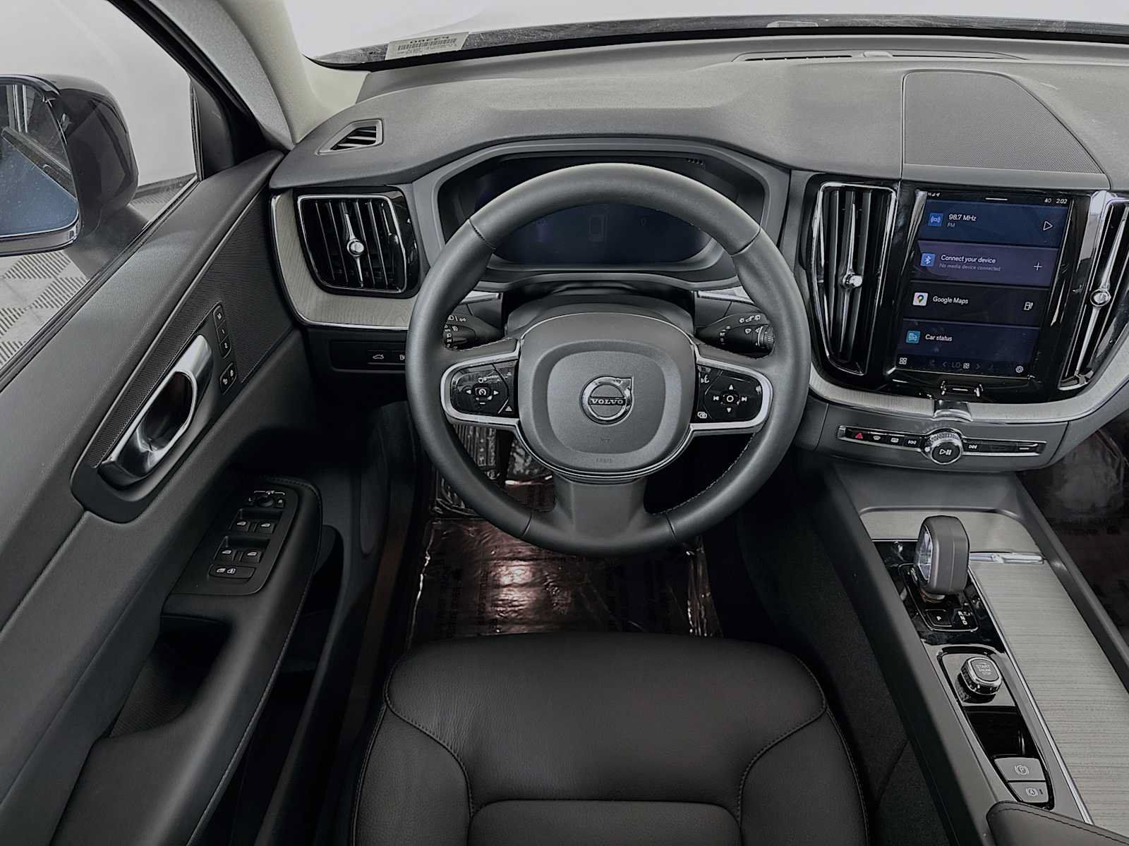 Certified 2025 Volvo XC60 T8 Plus w/ Protection Package Premier AWD/4WD image 21