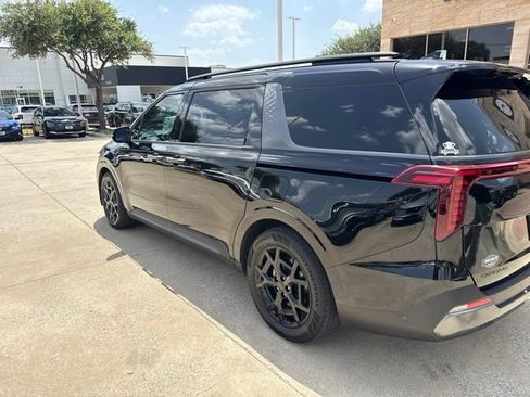 Certified 2025 Kia Carnival SX Prestige FWD image 8
