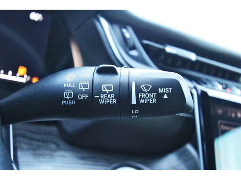 Used 2023 Jeep Grand Cherokee Limited w/ Luxury Tech Group II image 22