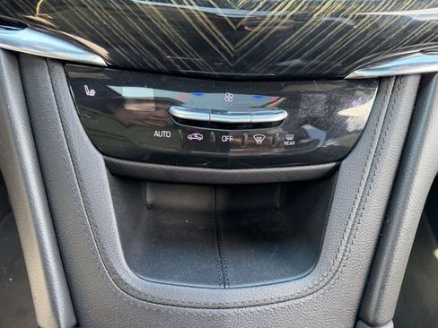 Certified 2020 Cadillac XT6 Premium Luxury FWD image 28