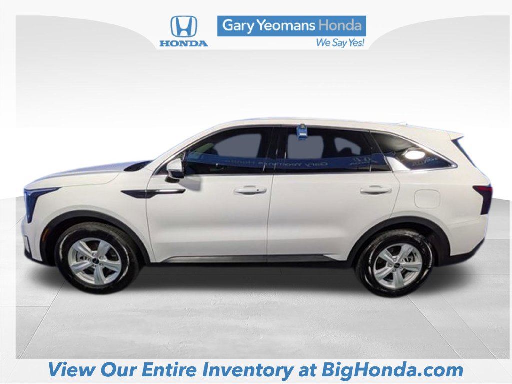 Used 2026 Kia Sorento LX FWD image 9