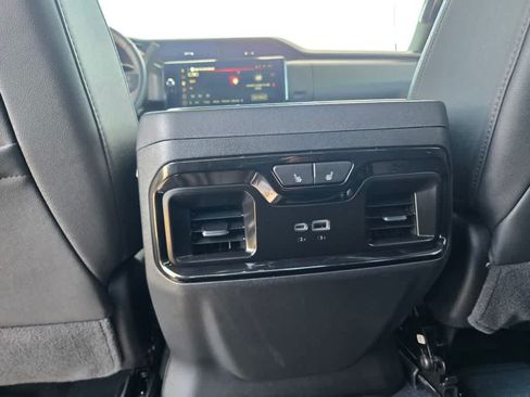 Used 2026 GMC Sierra 2500 AT4 AWD/4WD image 13